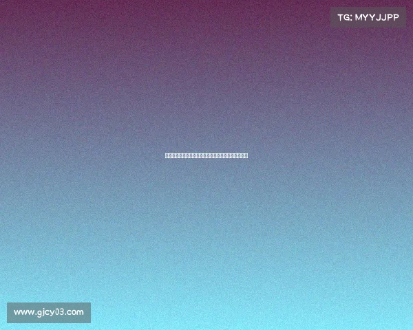 足球场上的巅峰对决：球星们激烈较量，谁能称霸赛场